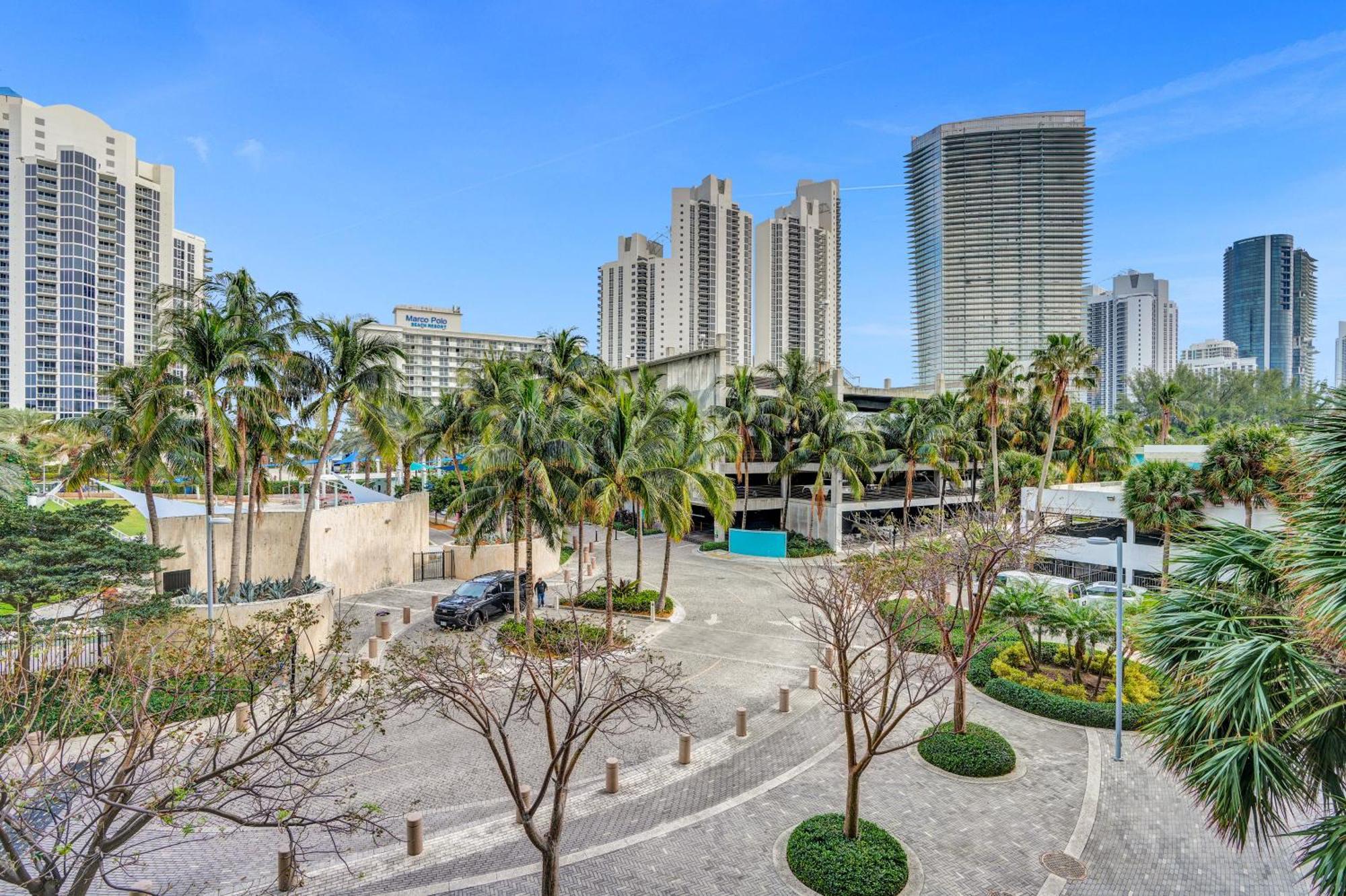 Ocean Reserve Luxury Condos Across From Sunny Isles Beach Miami Beach Esterno foto