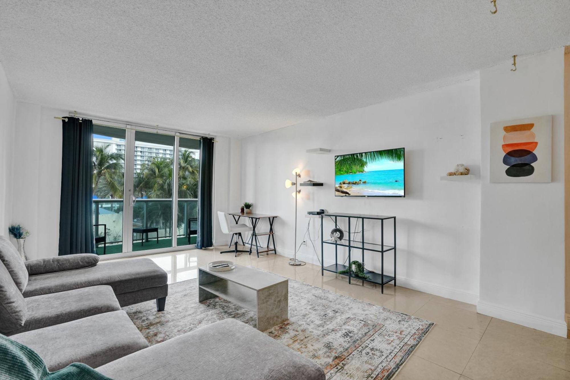 Ocean Reserve Luxury Condos Across From Sunny Isles Beach Miami Beach Esterno foto