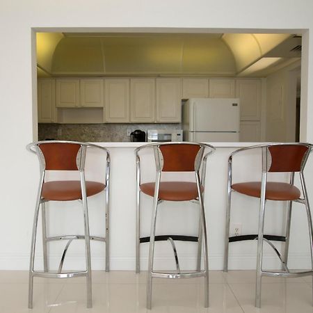 Ocean Reserve Luxury Condos Across From Sunny Isles Beach Miami Beach Esterno foto
