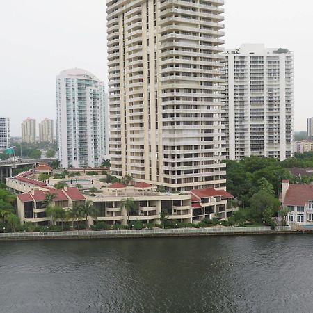 Ocean Reserve Luxury Condos Across From Sunny Isles Beach Miami Beach Esterno foto