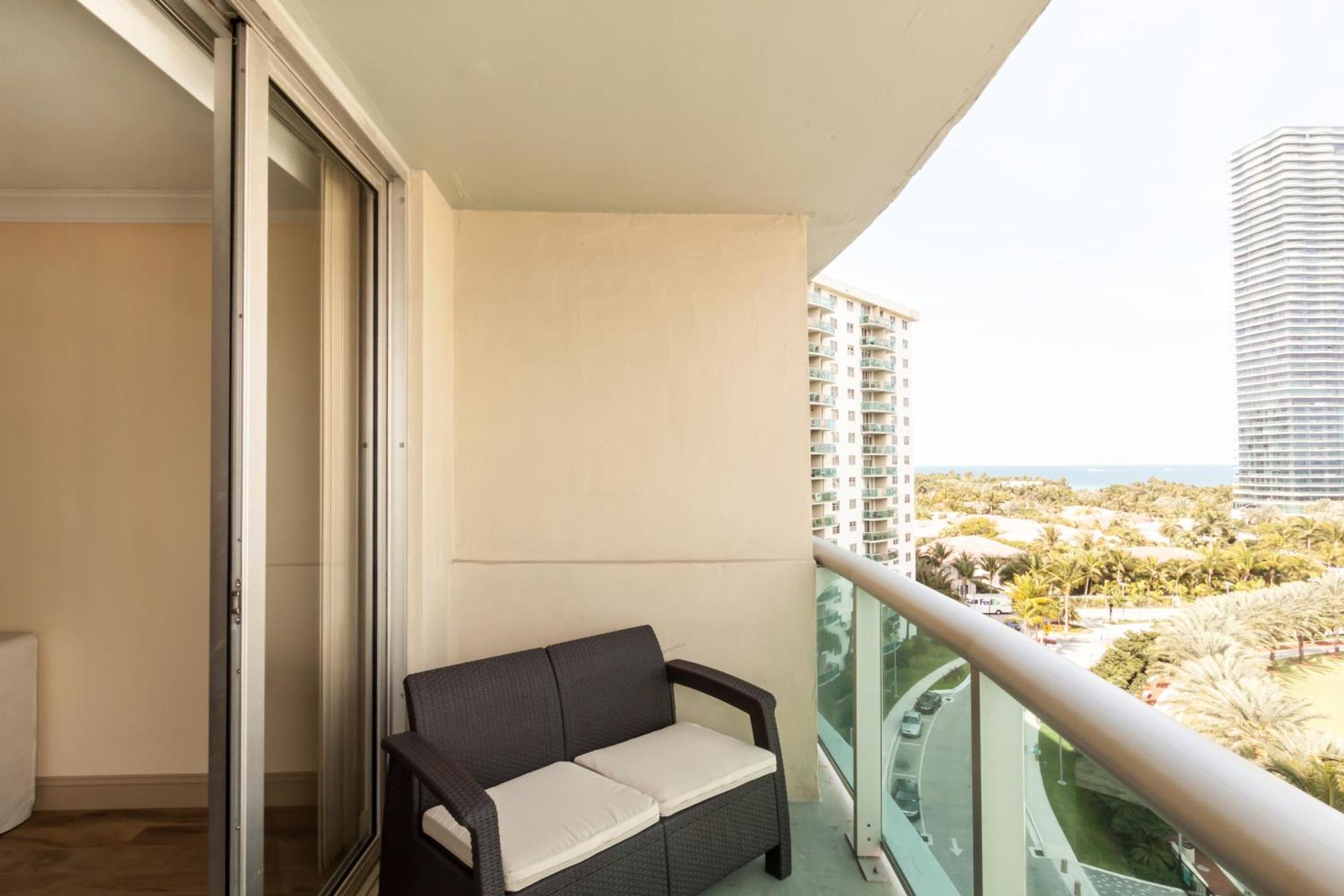 Ocean Reserve Luxury Condos Across From Sunny Isles Beach Miami Beach Camera foto