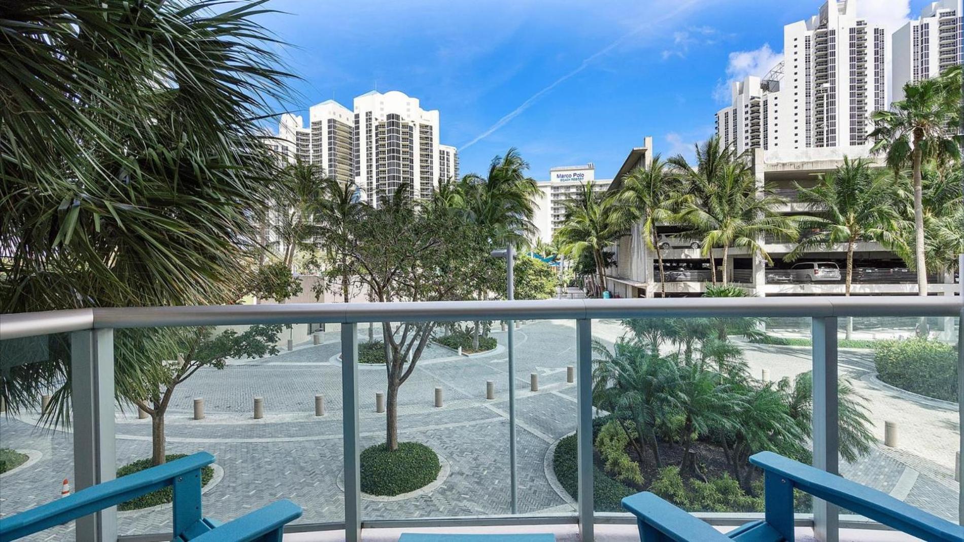 Ocean Reserve Luxury Condos Across From Sunny Isles Beach Miami Beach Camera foto